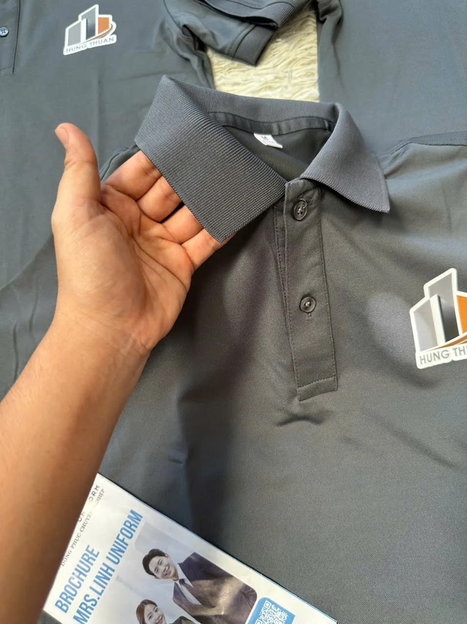 Áo Thun Polo 2026| Đồng Phục Công Ty Xây Dựng Hưng Thuận – Chuyên Nghiệp, Sang Trọng Và Bền Đẹp